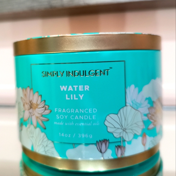 SIMPLY INDULGENT 1 Candle With Essential Oils - Picture 6 of 11